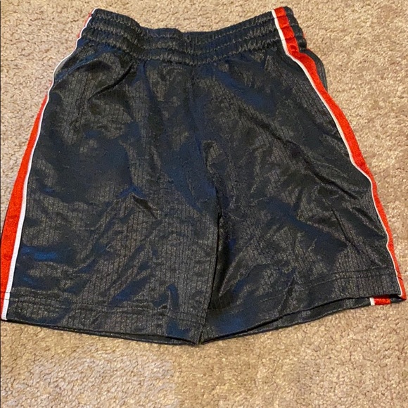 Shorts - Picture 2 of 3
